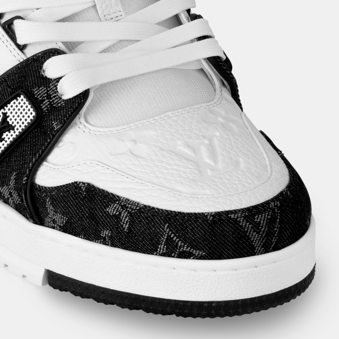 Louis Vuitton Trainer - Black & White